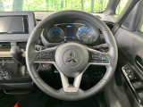 【純正革巻きステアリング】上質な革を使用することで、手にしっかり馴染みとても運転しやすいハンドルです♪