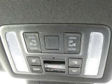 電動スライドドアのスイッチで車内からもスライドドアの開閉ができます。イージークローザー機能で半ドアになることも防止してくれます。