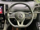 【純正革巻きステアリング】上質な革を使用することで、手にしっかり馴染みとても運転しやすいハンドルです♪