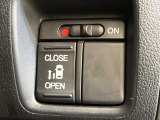 【パワースライドドア】スマートキーや運転席のスイッチでスライドドアの開閉が可能♪電動だから力を入れてドアを開ける必要が無く、小さいお子様でも、重い荷物を持っている時もラクに開け閉めできます♪