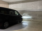 LEDヘッドランプです。十分な明るさを保ちつつも消費電力が少なく、バルブ寿命も長いのが特徴です。瞬時にMAXの光量を発揮するのもLEDならではです。