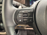 ステアリングにオーディオ操作スイッチが付いています。オーディオ画面に直接タッチしなくても操作が出来ますので、運転に集中できます。