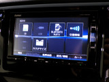 CD、DVD、Bluetooth、AM、FM、スマートフォン接続ができます。