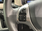 ステアリングにオーディオ操作スイッチが付いています。オーディオ画面に直接タッチしなくても操作が出来ますので、運転に集中できます。