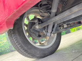 お車を安心してお乗りいただく為には、足回りの定期点検が欠かせません。サービスサポート(有償保証)では無料点検もご提供しており、安心のカーライフをお過ごしいただけるサポート体制が整っています。