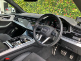 Audiのインテリアはエクステリア同様、優れたデザイン性とクオリティ、そして機能性を兼ね備えております。