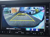 ★バックモニター搭載★ バック時目視しにくいクルマの周囲をカメラで映し出し、安全・安心駐車をサポート♪バックの苦手な方も後ろがハッキリ見えるので安心です☆