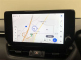 【10.5インチディスプレイオーディオ】各種オーディオ機能とスマホ連携機能を搭載。コネクティッドナビ対応。車載ナビ機能も搭載。機能の詳細につきましては、展示店舗までお尋ねください。