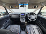 車内も広々としており、落ち着いた配色のインテリアで上質な空間となっております☆