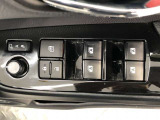 パワーウィンドは今や当たり前の機能ですが、無いと困る機能です。運転席からの操作で、全席の窓を振るオープンにしたり、フルクローズが可能です。