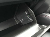 ETCが装着されています。再セットアップ後高速道路の料金所をノンストップで通過できて大変便利です。