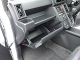 愛知ダイハツのお車は全車除菌消臭をしてから展示をしてございます。