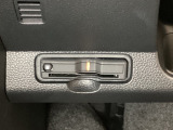 ハンドルの左下にETCがついています。高速道路の料金所の通過も楽々です。カードの取り出しもしやすい場所についています。