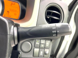 【オートライト】周りの明るさに応じて自動でヘッドライトの点灯・消灯ができる機能です!ライトの付け忘れ・消し忘れなどが無くなり、雨の日や夕方の走行も安心!トンネル通過時も便利ですね♪