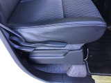 シートリフター搭載で、身長を気にせず乗っていただけます。