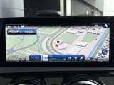 MBUXナビゲーションを大型ディスプレイに表示。直感的で見やすい操作性が魅力です。