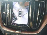 更に360&deg;ビュー表示も可能です 車を上から見下ろしたように車外を確認できるため、一切の死角がない状態で駐車が可能です