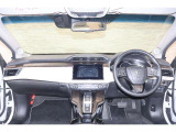 操作性に優れた運転席となります!小物入れや各ボタンの配置にこだわり、使いやすいです!座り心地もよく視認性も良好なのでロングドライブもお任せ下さい!