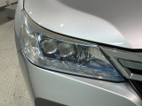 LEDヘッドライトは、点灯の瞬間から最大光量を発揮し、突然暗くなるトンネルなどでの安定感を高めます。