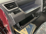 ダッシュボード周辺画像です。小物を置くのに便利な収納スペースです(^^♪