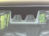 【スマートアシスト】走行中に前方の車両等を認識し、衝突しそうな時は警報とブレーキで衝突回避と被害軽減をアシスト。より安全にドライブをお楽しみいただけます。