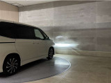 LEDヘッドランプです。十分な明るさを保ちつつも消費電力が少なく、バルブ寿命も長いのが特徴です。瞬時にMAXの光量を発揮するのもLEDならではです。