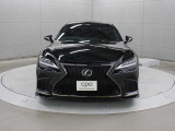 LCに続き、GA-L(Global Architecture-Luxury)プラットフォームが採用され、低く構えたスタイリングを実現し、大径タイヤの採用により力強い存在感を創出しています。