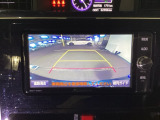 【リアカメラ】後方の距離感や障害物を、モニター越しにそっと教えてくれる機能です。見えにくい場所を確認できる安心感が、落ち着いたハンドル操作を支えます。