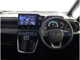 見通しのよいすっきりとした視界で、誰でも運転しやすいです。運転のしやすさは疲れにくさにも繋がりますよ♪