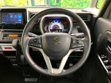 【純正革巻きステアリング】上質な革を使用することで、手にしっかり馴染みとても運転しやすいハンドルです♪