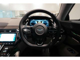Vantageには安全機能も標準装備しております。前後の衝突軽減ブレーキ、レーンキープアシスト、アダプティブクルーズコントロール、ブラインドスポットアシスト、ブレーキホールド、速度リミッター