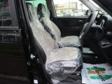 すっきりしたデザインの運転席で快適です☆