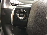 【ステアリングスイッチ】左です。ハンドルから手を離さず、運転に集中したまま手元でオーディオ操作等ができます。