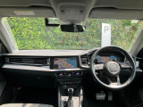 Audiのインテリアはエクステリア同様、優れたデザイン性とクオリティ、そして機能性を兼ね備えております。