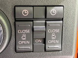 【両側パワースライドドア】スマートキーや運転席のスイッチで後席両側スライドドアの開閉が可能♪電動だから力を入れてドアを開ける必要が無く、小さなお子様でも簡単に開け閉めでき快適です♪