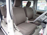 ☆運転席シートヒーター装備!エアコンに比べて暖まるスピードが速いので冬でも快適に過ごせます。冷え性で悩まれている方にも◎、また、エアコンに比べて車内の空気が乾燥しにくいのも、嬉しいポイントです☆