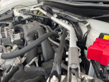 【STIタワーバー】お車の剛性を高めるタワーバーを装備。よりスムーズなコーナリング走行が可能となり、走りも楽しめます。