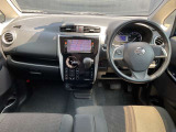◆◆◆運転席まわりはこのように機能的にまとまっています。足元が広くて、開放的ですよ!ぜひお座りください。