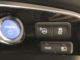 アドバンスト パーク付きです。カメラやソナーによって、周囲を監視しながら駐車を支援。障害物を検知した場合には警報を鳴らし、ブレーキ制御を行うことで接触回避を支援します。