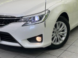 【HIDヘッドライト】非常に明るく前方を照らしてくれるので、悪天候や夜間の走行時も視界良好で安心してお乗りいただけます。