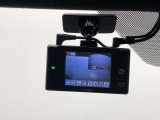 ニュースで流れる【事故の瞬間】【あおり運転】の映像は、ドライブレコーダーが録画しているからです。もしもの時の証拠映像を保存できます。