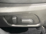 【パワーシート】スイッチ一つで簡単にシートの微調整が可能!電動だから力もいりません!快適なシートポジションにセットして、快適なドライブをお楽しみください。