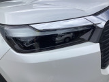 フルLEDヘッドライト、デイタイムランニングランプ付きです