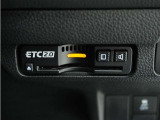◆ETC2.0装着◆進化したドライブ体験。料金収受システムだけだったETCが生まれ変わって、高速道路を賢く使うETC2.0に進化しました。多彩な情報サービスが便利で快適なドライブ体験を提供します。