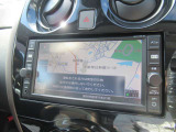 日産純正カーナビゲーション・地図も見やすく、初めての道もこれがあれば安心ですね。