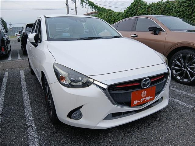 デミオ 1.5 XD ツーリング Lパッケージ 禁煙車 6MT 白ハーフレザーシート