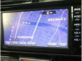 純正ナビを装備。タッチパネル式で使いやすく、お出かけもラクラクです。