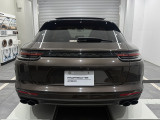 オプション:21インチPanamera SportDesignホイール ブラック ハイグロス、シートヒーター(フロントおよびリア)、カップホルダー カバー(フロント)