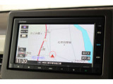ナビは純正VXM-215Ci。Bluetooth接続をすれば音楽再生のみならずスマートフォンならばハンズフリー通話も!