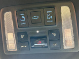 【パワーバックドア】スマートキーや運転席のボタンを押すだけでリアゲートが自動で開閉します!荷物を持っている時や、高い位置にあるバックドアを閉める際に便利な機能です♪